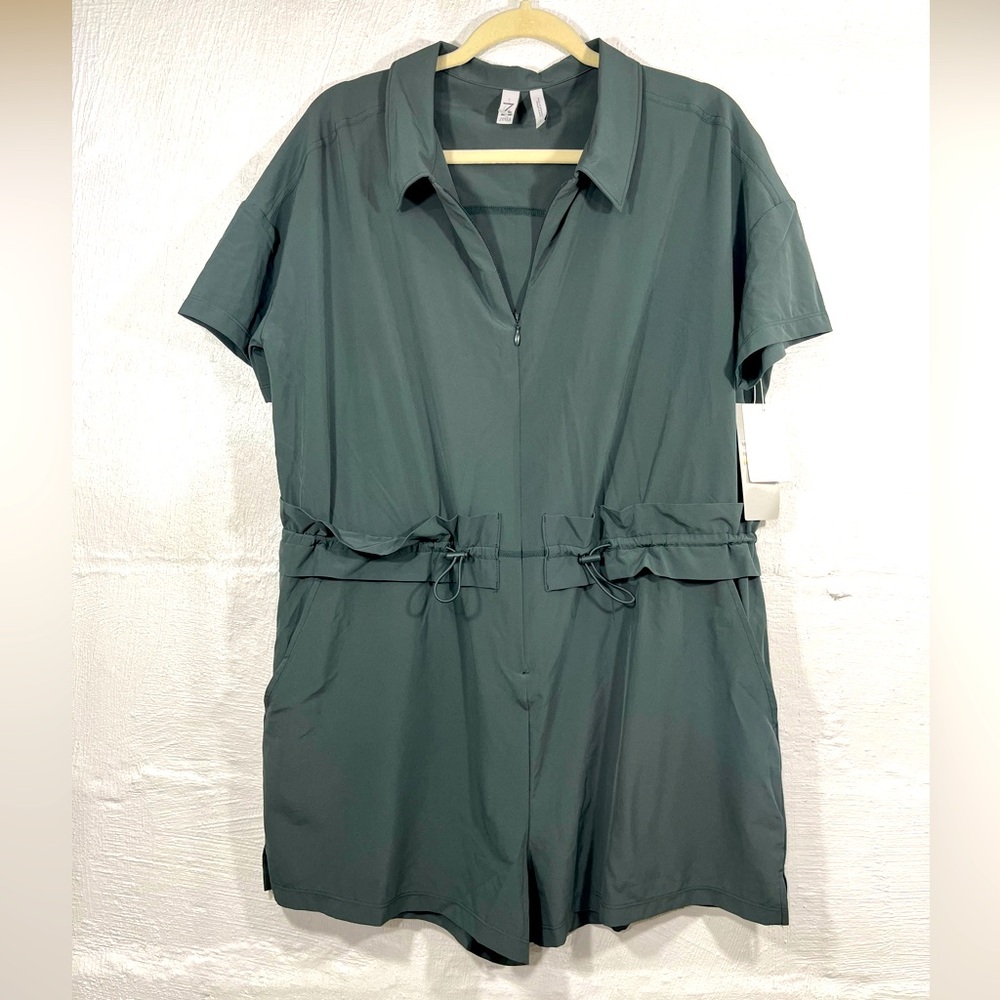 Z BY ZELLA LIGHTWEIGHT SHORT ROMPER NEW WITH TAG (a143)